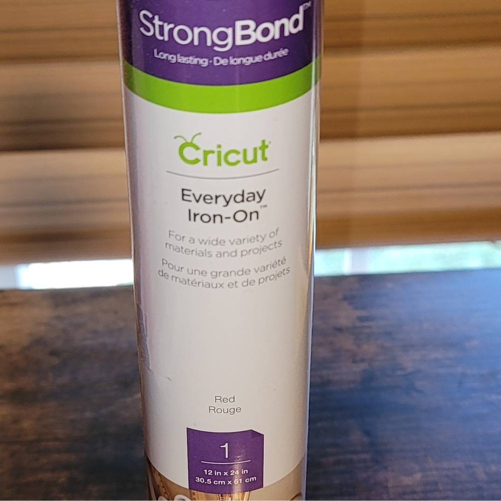 Cricut 2008450 Red Everyday Iron On‎ Vinyl 12" x 24"